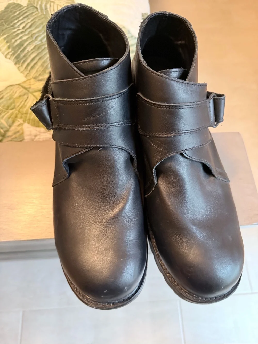 N/A sleek black